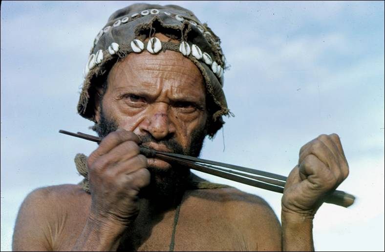 Voyager Probes: Why NASA's Twin Deep-Space Robots Have Golden Records